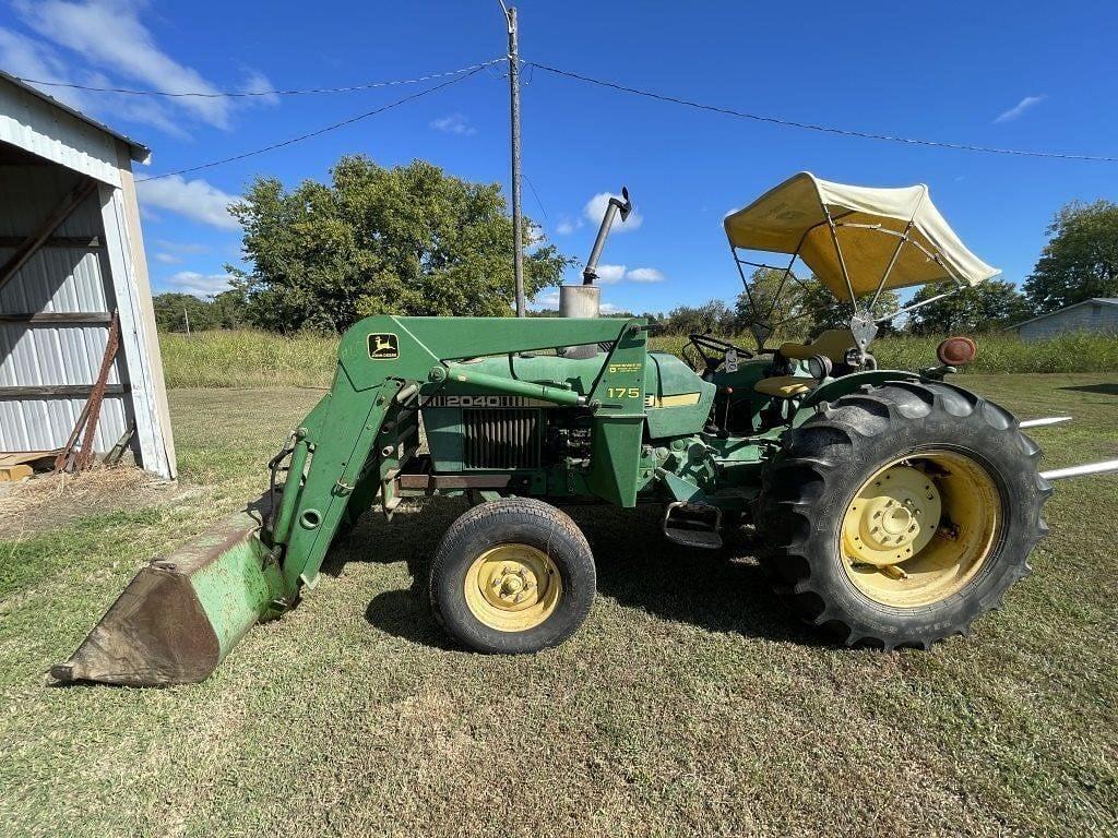 Image of John Deere 2040 Primary image