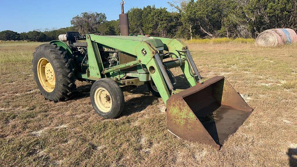 Image of John Deere 2040 Primary image