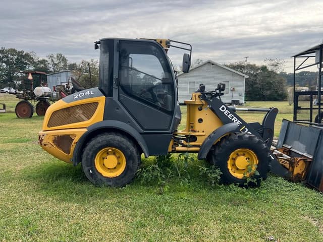 Image of John Deere 204L equipment image 3