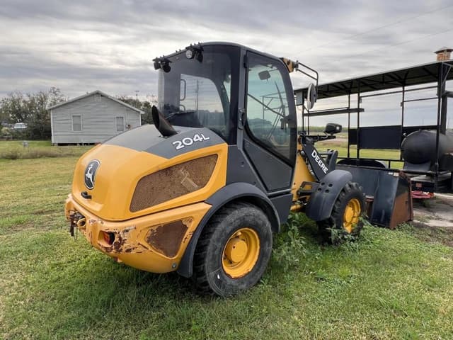 Image of John Deere 204L equipment image 4