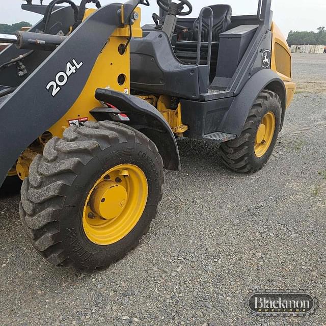 Image of John Deere 204L equipment image 3