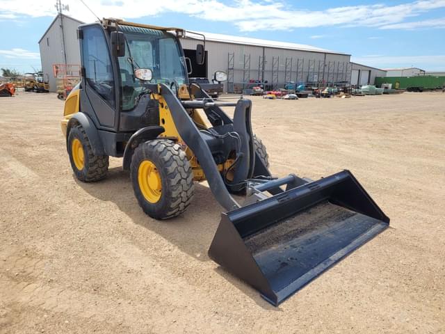 Image of John Deere 204L equipment image 1