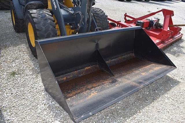 Image of John Deere 204L equipment image 3