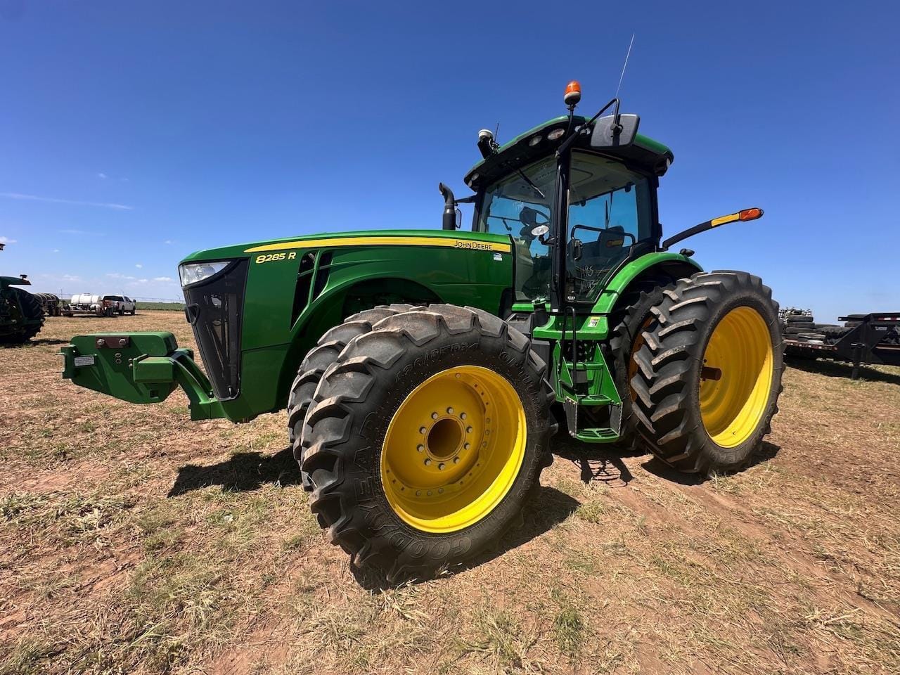 John Deere 8285R Equipment Image0