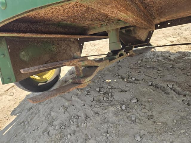 Image of John Deere 207 equipment image 4