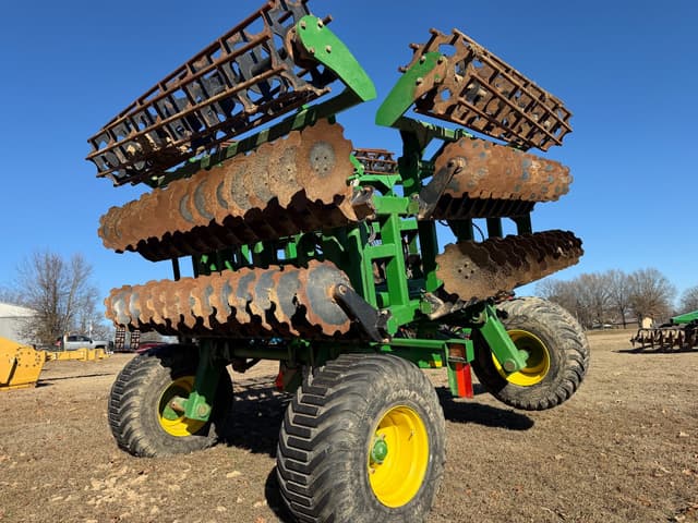 Image of John Deere 2680H equipment image 1