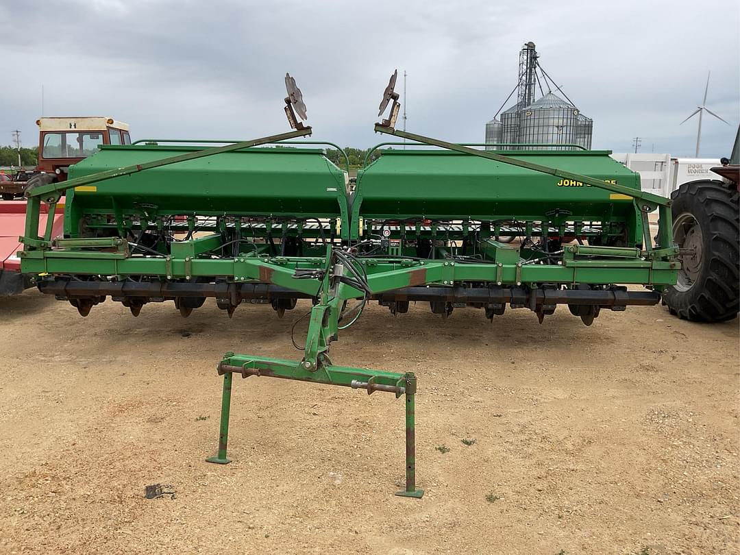 Image of John Deere 1560 Primary image