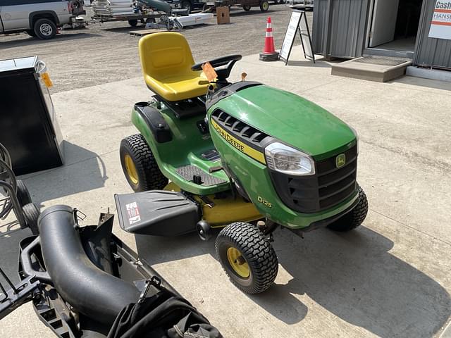 Image of John Deere D125 equipment image 2