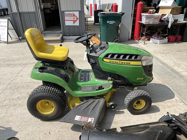 Image of John Deere D125 equipment image 3