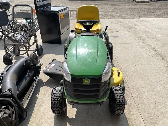 Image of John Deere D125 equipment image 1