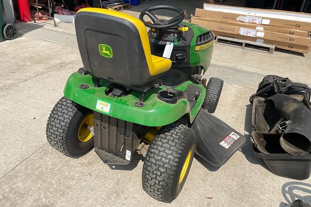 Image of John Deere D125 equipment image 4