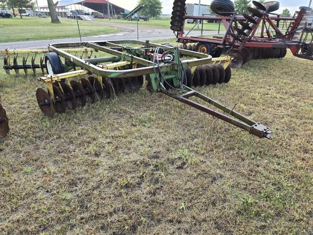 Image of John Deere 210 equipment image 2