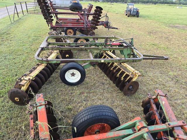 Image of John Deere 210 equipment image 3