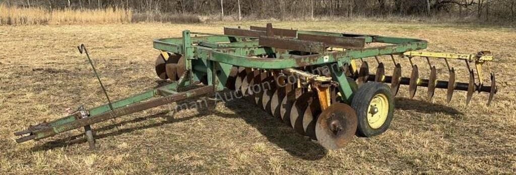 John Deere 210 Equipment Image0