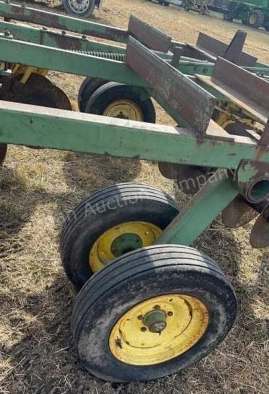 Image of John Deere 210 equipment image 4