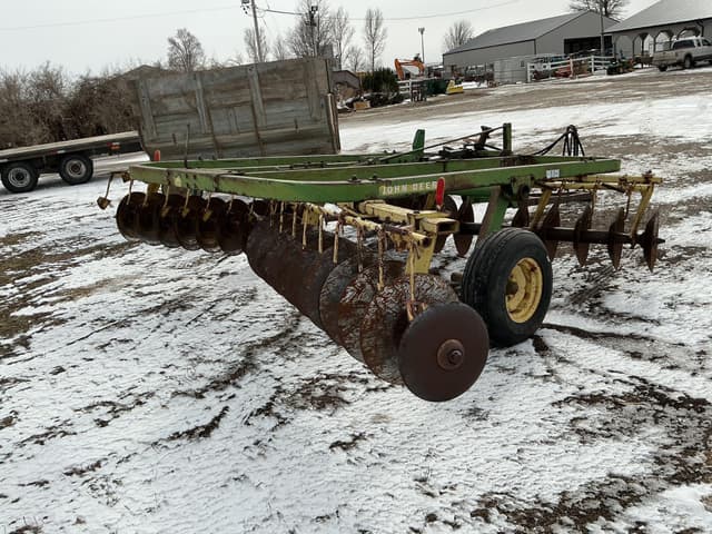 Image of John Deere 210 equipment image 3