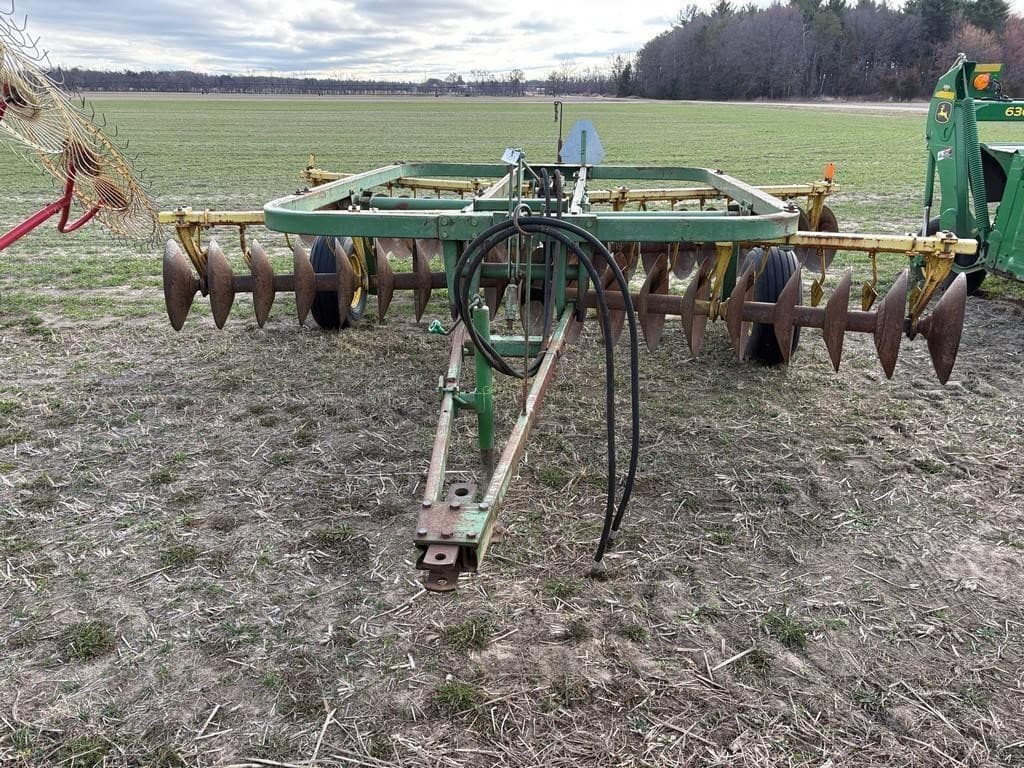 Image of John Deere 210 Primary image