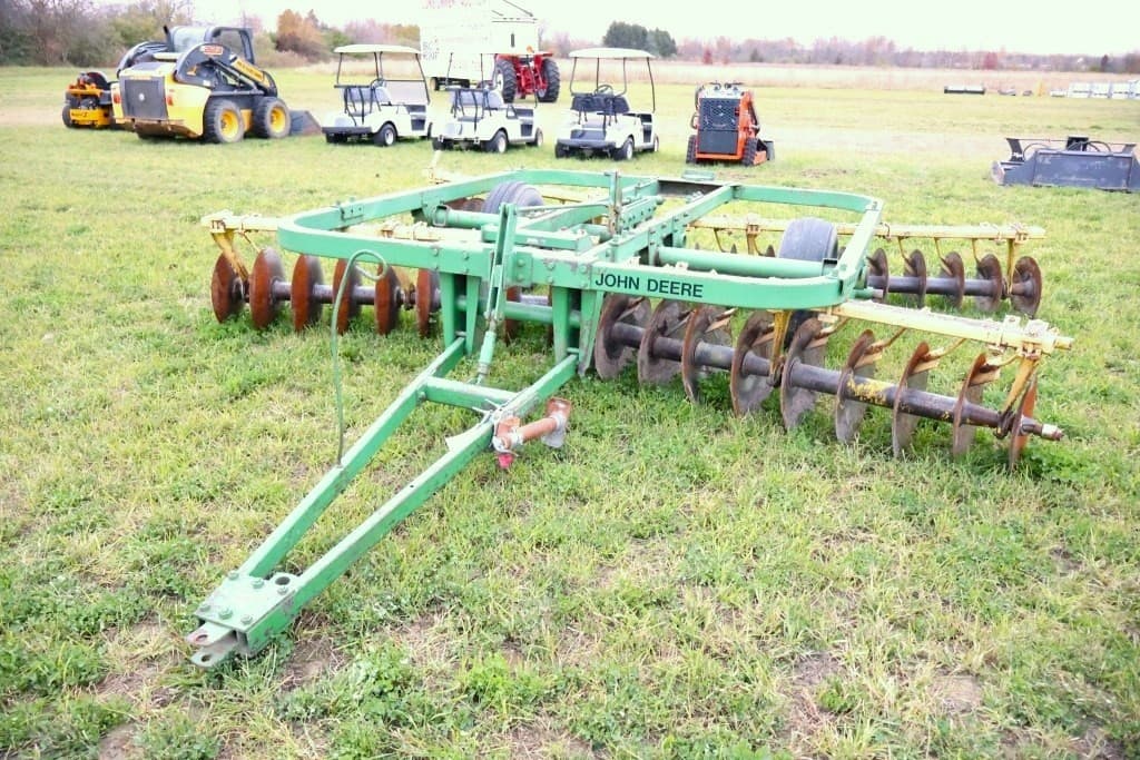Image of John Deere 210 Image 0