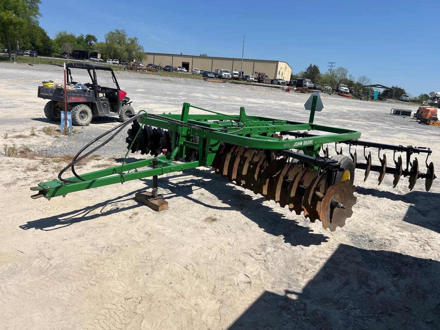 John Deere T0210 Equipment Image0