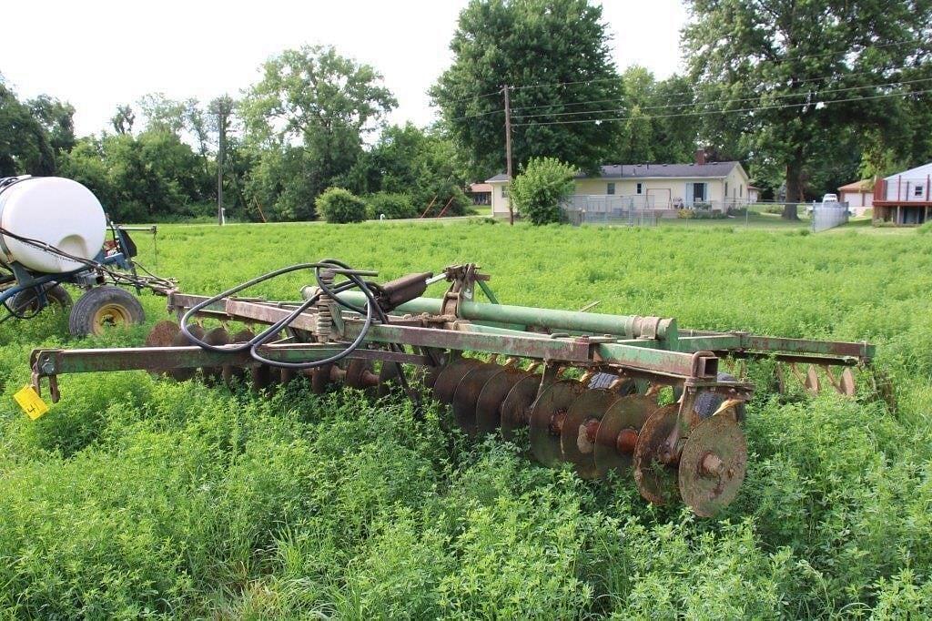 Image of John Deere 210 Primary image