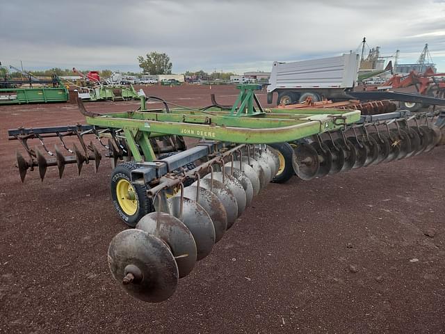 Image of John Deere 210 equipment image 1