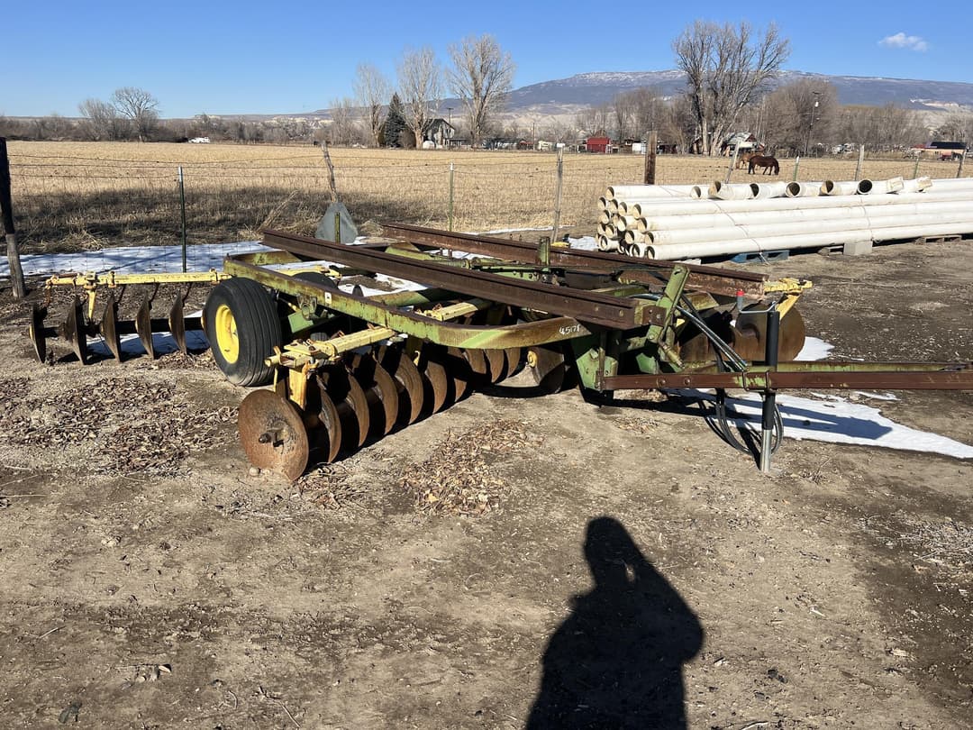 Image of John Deere 210 Primary image