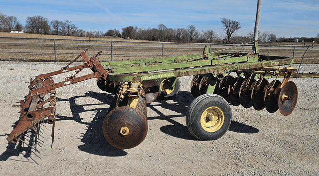 Image of John Deere 210 equipment image 3