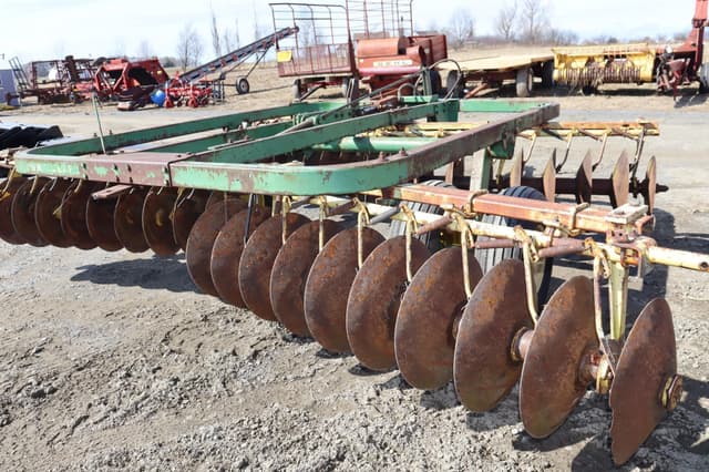 Image of John Deere 210 equipment image 3