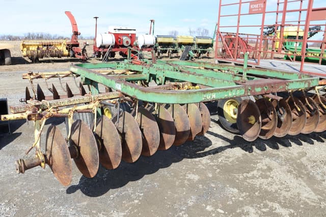 Image of John Deere 210 equipment image 4