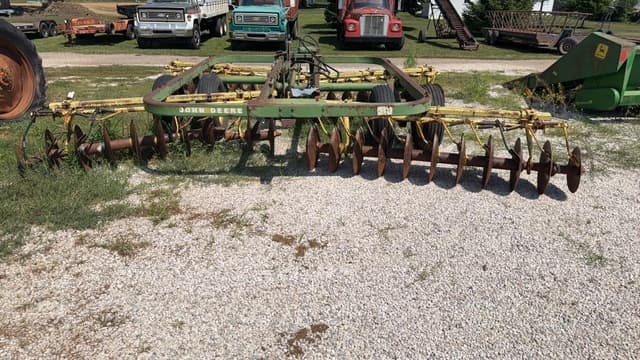 Image of John Deere 210 equipment image 4