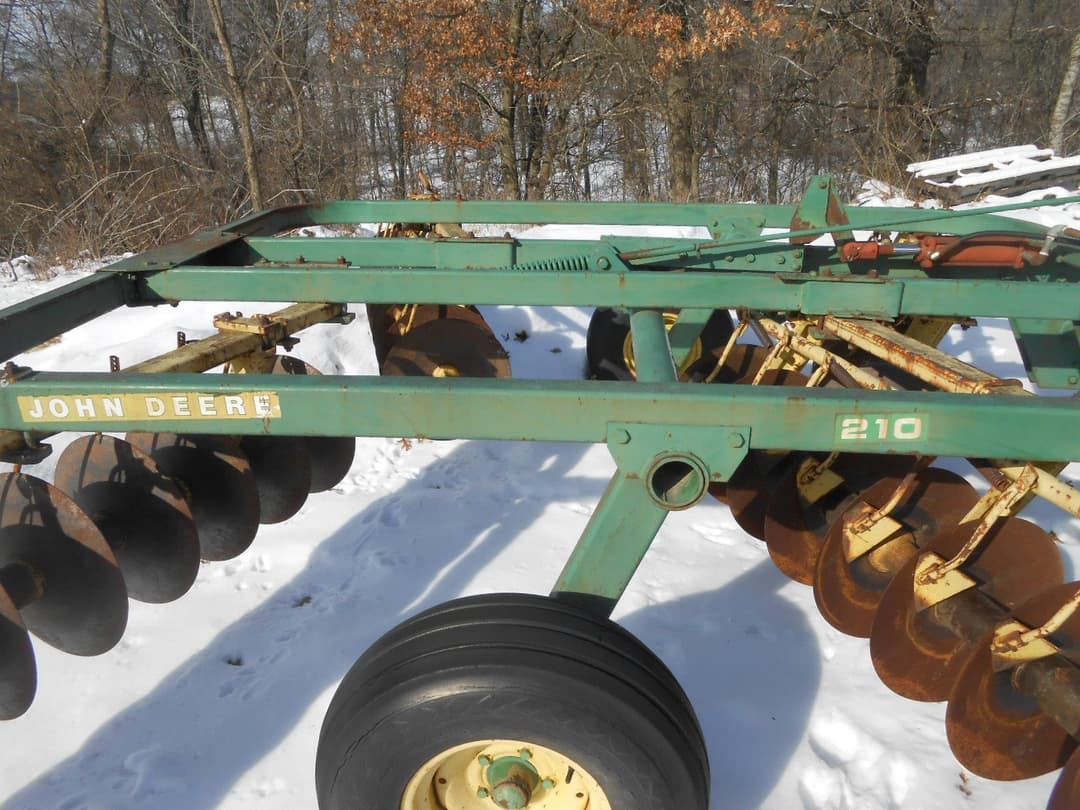 Image of John Deere 210 Image 1