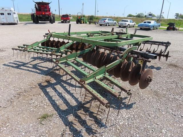 Image of John Deere 210 equipment image 3