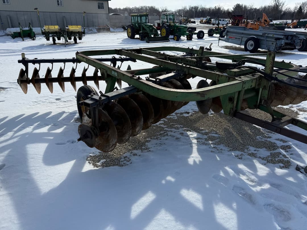 Image of John Deere 210 Primary image