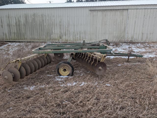 Image of John Deere 210 equipment image 3