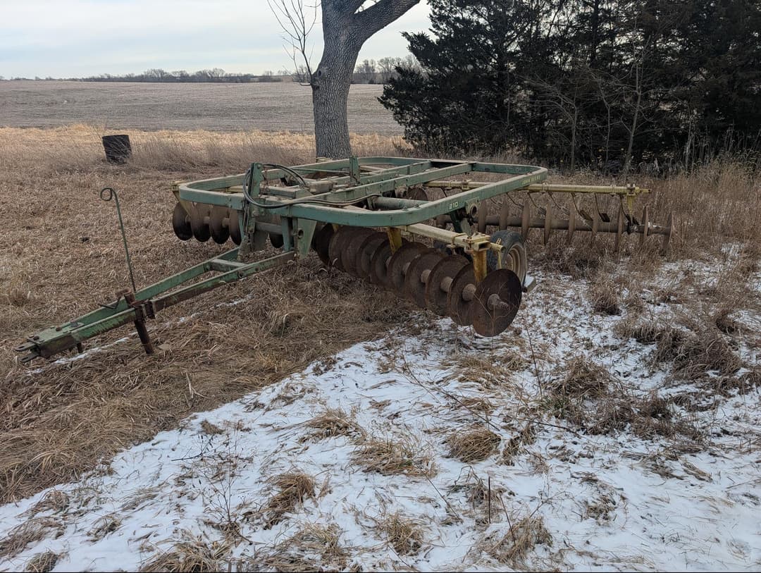 Image of John Deere 210 Primary image