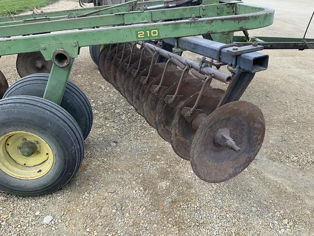 Image of John Deere 210 equipment image 3