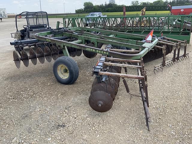 Image of John Deere 210 equipment image 1