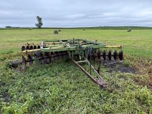 John Deere 210 Image