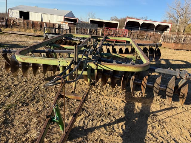 Image of John Deere 210 equipment image 2