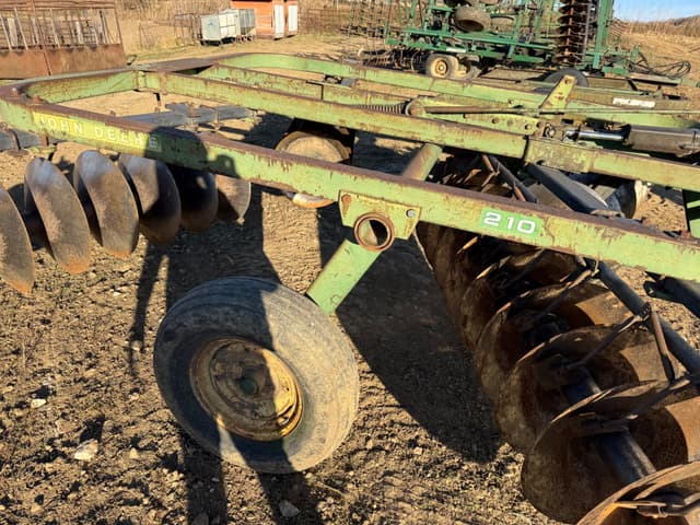 Image of John Deere 210 equipment image 4