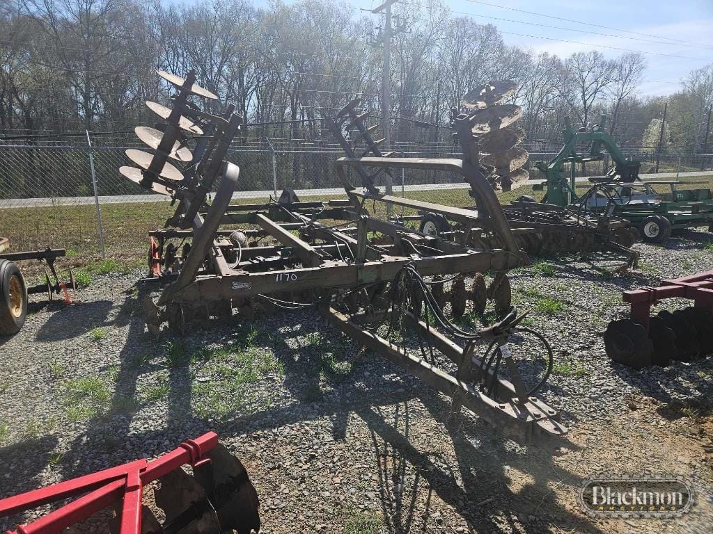 John Deere 210 Equipment Image0