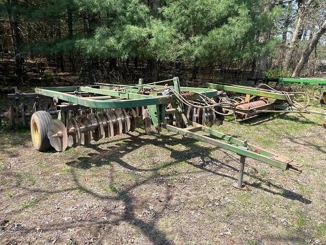Image of John Deere 210 equipment image 1