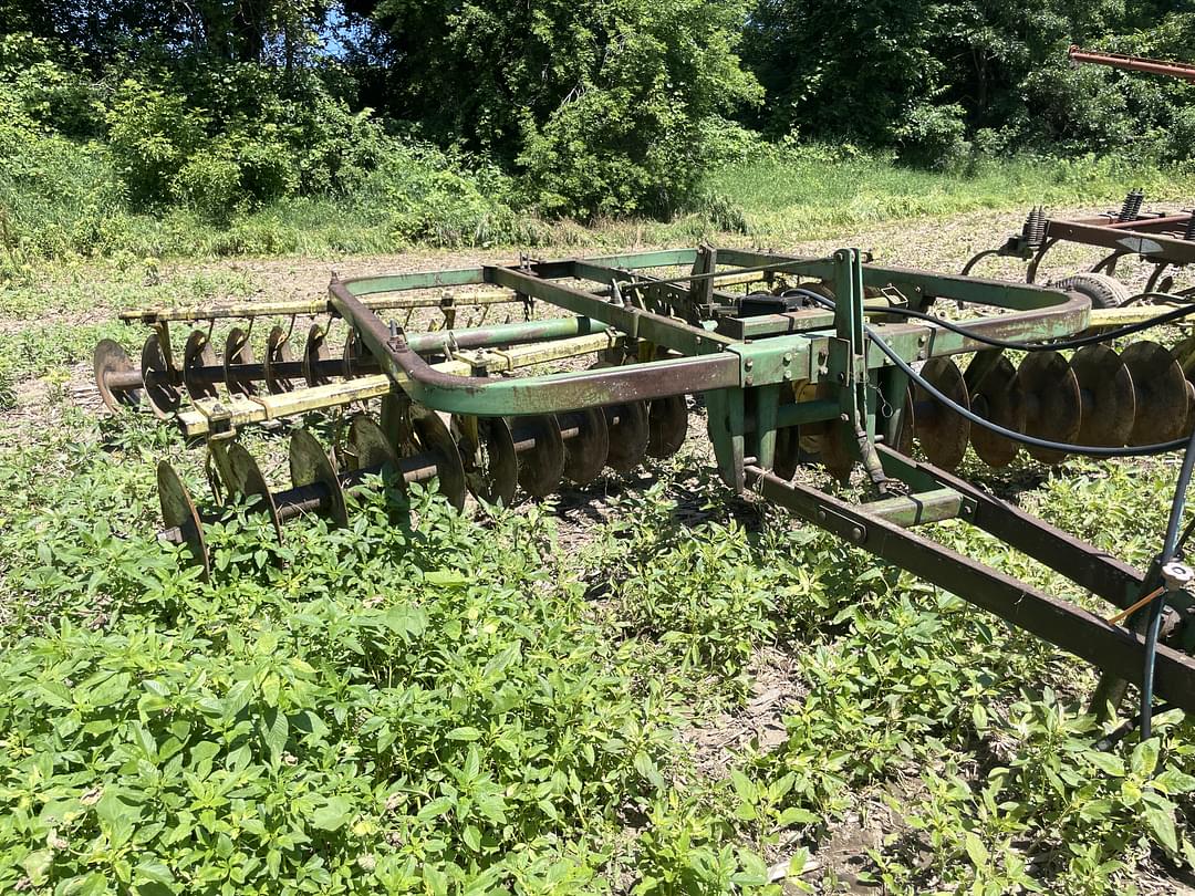Image of John Deere 210 Primary image