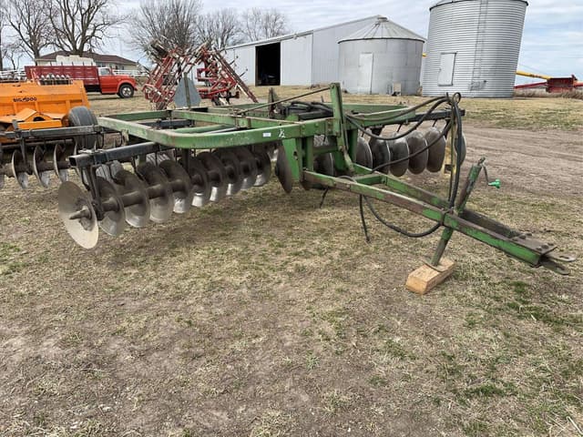 Image of John Deere 210 equipment image 2