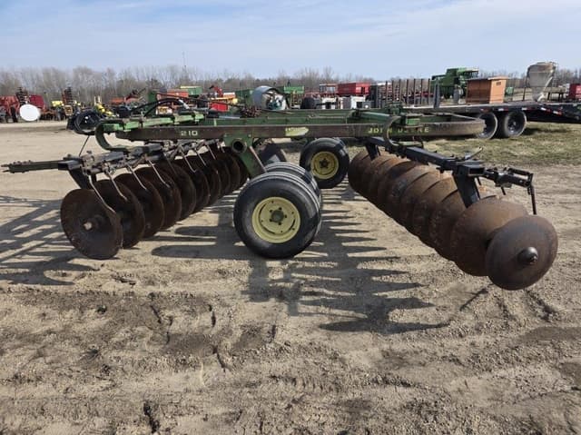 Image of John Deere 210 equipment image 2