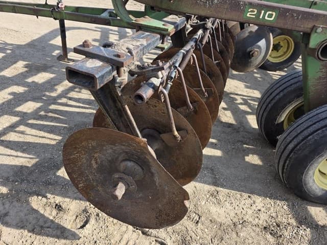 Image of John Deere 210 equipment image 3
