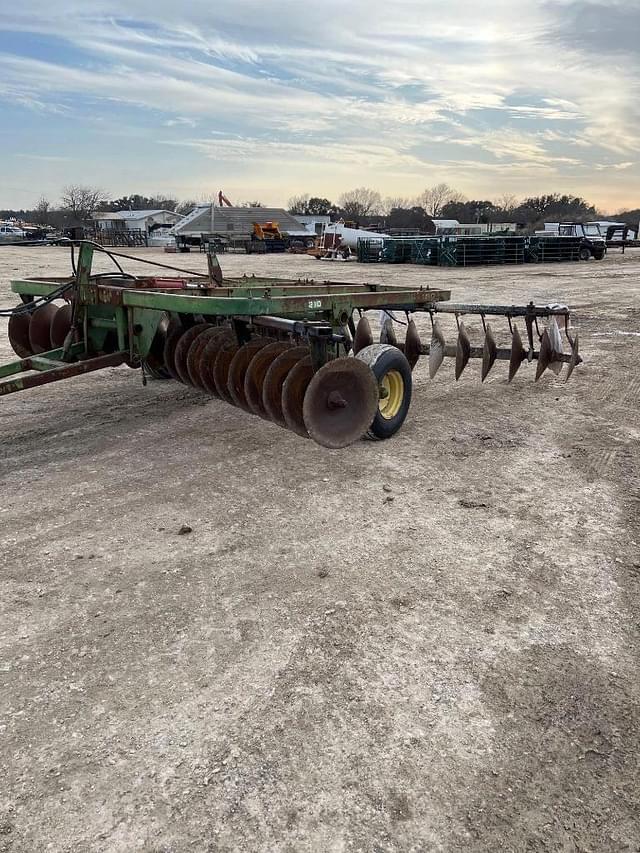 Image of John Deere 210 equipment image 1