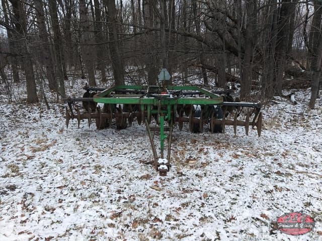 Image of John Deere 210 equipment image 1