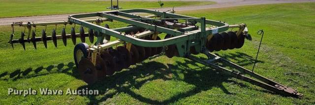 Image of John Deere 210 equipment image 2