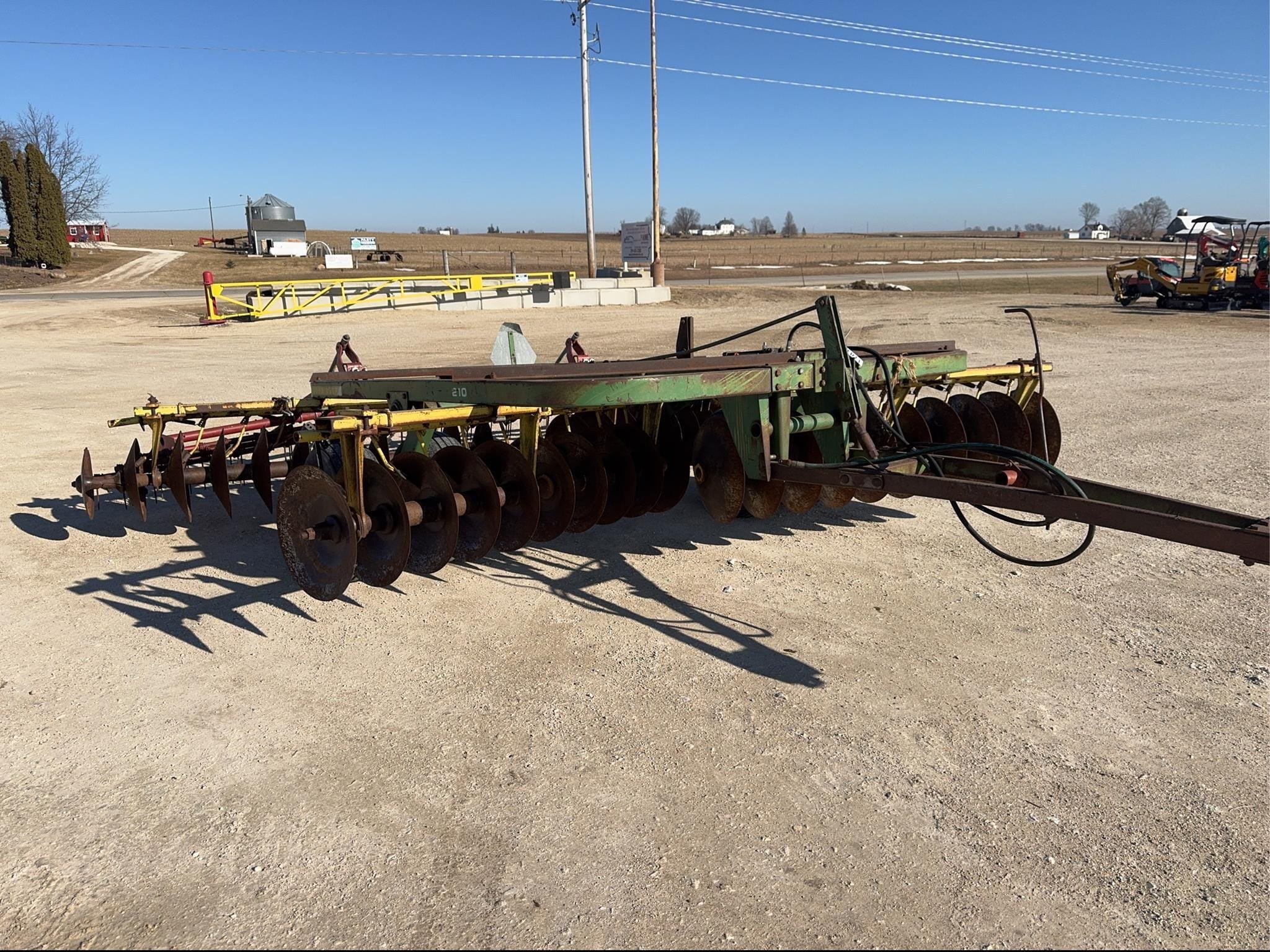 John Deere 210 Equipment Image0